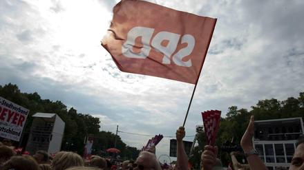 SPD-Anhänger beim Deutschlandfest in Berlin.