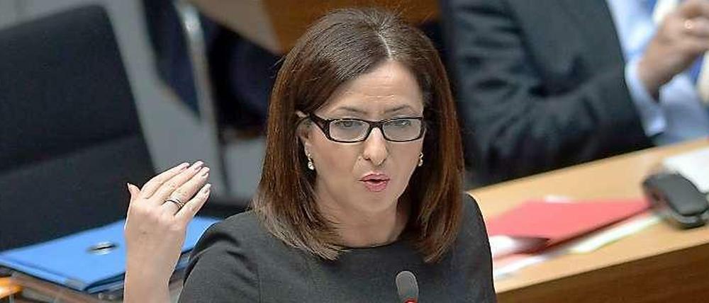 Die Berliner Senatorin für Arbeit, Integration und Frauen bei einer Sitzung im Abgeordnetenhaus. 