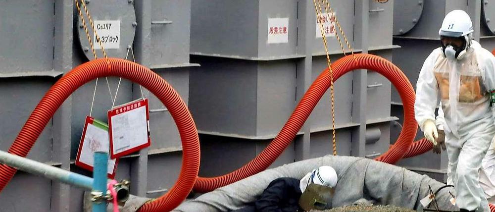 Rund 300 Tonnen verseuchtes Wasser seien aus Auffangtanks ausgetreten, erklärte Tepco am Dienstag.