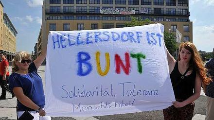 Vor dem Hellersdorfer Flüchtlingsheim wird seit Tagen demonstriert.