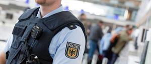 Unter Beobachtung. Die Arbeit deutscher Sicherheitsbehörden nach den Terroranschlägen des 11. September war ein Untersuchungsgegenstand des Gremiums. 