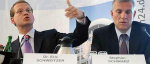 Eric Schweitzer vom IHK und Stephan Schwarz von der Handelskammer wollen mit der Mendessohn-Medaille auf das soziale Engagement von Unternehmern aufmerksam machen.