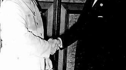 Josef Stalin und Joachim von Ribbentrop am 24. August 1939
