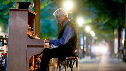 Berlin klingt nach Musik - ganz gleich ob auf einer Straße in Kreuzberg oder in der Philharmonie. 
