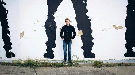 Im Rücken nur Riesen. Bestsellerautor Daniel Kehlmann bei der Vermessung der Welt in Berlin. 