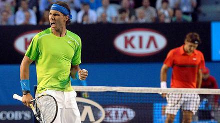Immer wieder das gleiche Bild. Wenn Rafael Nadal und Roger Federer aufeinander treffen, gewinnt am Ende meist der Spanier.