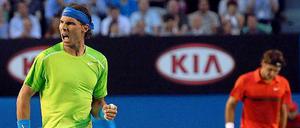 Immer wieder das gleiche Bild. Wenn Rafael Nadal und Roger Federer aufeinander treffen, gewinnt am Ende meist der Spanier.