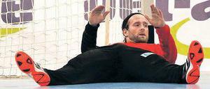 Am Boden. Füchse-Keeper Silvio Heinevetter muss sich in der kommenden Spielzeit für den EHF-Pokal motivieren.