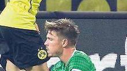 Lohn für den Fleiß. Torschütze Lewandowski (o.) überzeugt gegen Bremen. Foto: dpa