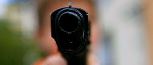 US-Präsident Barack Obama hat seine Macht genutzt, und die Kontrolle von Waffenkäufern ein wenig verschärft.