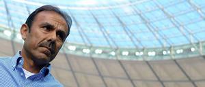 "Für alle Beteiligten sehr peinlich" . Hertha Trainer Jos Luhukay über die im Raum stehenden Vorwürfe gegen Hertha-Spieler.