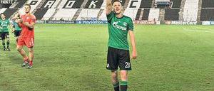 Weiter und weg. Schalkes zweifacher Torschütze Szalai droht lange auszufallen.