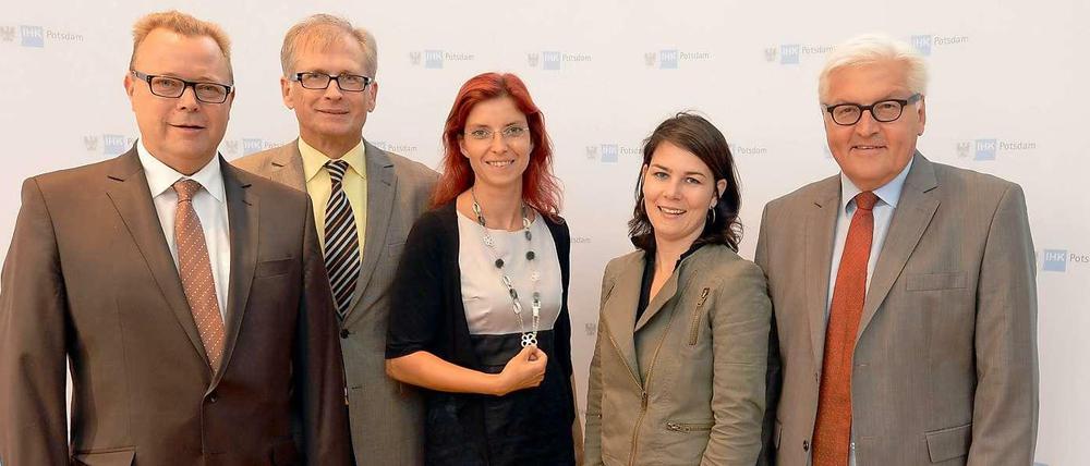 Die brandenburgischen Spitzenkandidaten und Spitzenkandidatinnen der Parteien zur Bundestagswahl: Michael Stübgen (CDU), Martin Neumann (FDP), Diana Golze (Die Linke), Annalena Baerbock (Grüne) und Frank-Walter Steinmeier (SPD, l - r).