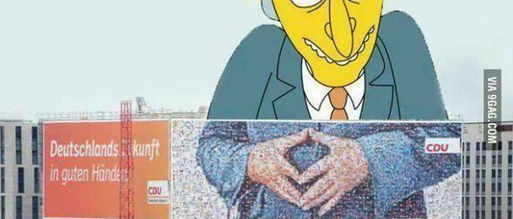 "Gestatten? Montgomery Burns. Ich besitze ein Atomkraftwerk". Echt ist an diesem Bild nur die untere Hälfte. Das gewaltige Plakat hängt am Hauptbahnhof. Im Internet montierten Spaßvögel den Simpsons-Charakter Burns auf das Plakat. Liebe Leserinnen, liebe Leser: Senden Sie uns Ihre Bildmontagen zu dem riesigen CDU-Wahlplakat am Berliner Hauptbahnhof - an leserbilder@tagesspiegel.de