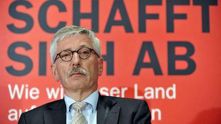 Thilo Sarrazin ist noch SPD-Mitglied - auch deshalb, weil seine Partei befürchtet, durch seinen Ausschluss Wähler zu verlieren.
