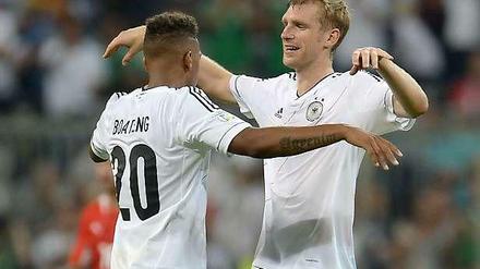 Wieder alles im Griff: Die deutschen Abwehrspieler Jerome Boateng und Per Mertesacker.