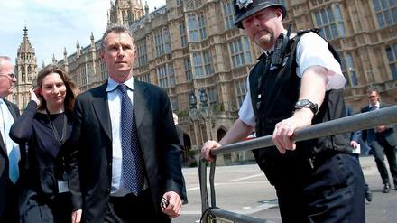 Tory-Politiker Nigel Evans auf dem Weg zur Pressekonferenz. 