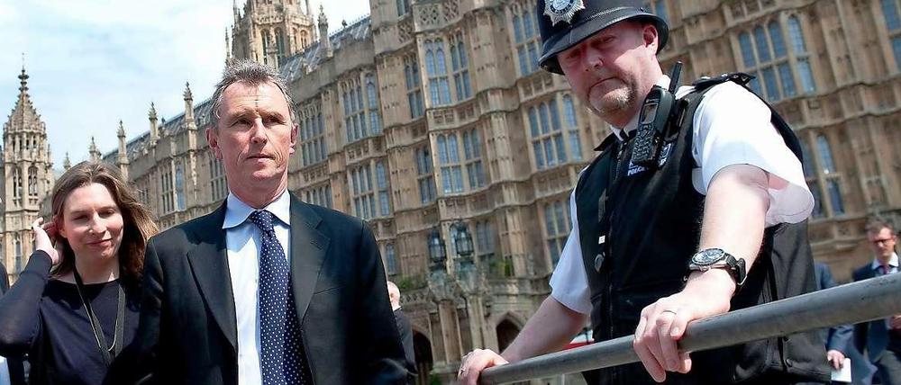 Tory-Politiker Nigel Evans auf dem Weg zur Pressekonferenz. 