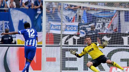 Ronny trifft gegen den 1. FC Nürnberg.
