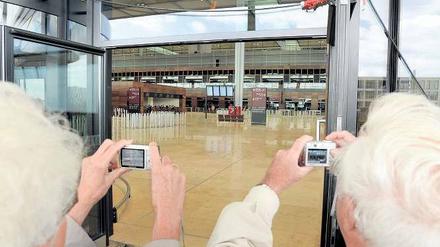 Nur gucken, nicht fliegen. Voriges Jahr war nur dieser Blick möglich, diesmal dürfen Besucher ins neue Terminal. 
