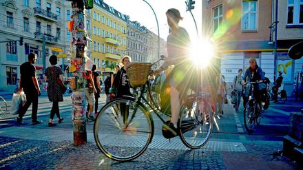 Projektionsfläche für die Wünsche der Bewohner. Hamburger, Schwaben und manchmal auch ein Berliner. Prenzlauer Berg, Ecke Eberswalder Straße und Kastanienallee. 