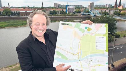 Willkommen in Slubfurt. Michael Kurzwelly leitet das Kunstprojekt an der Oder. 