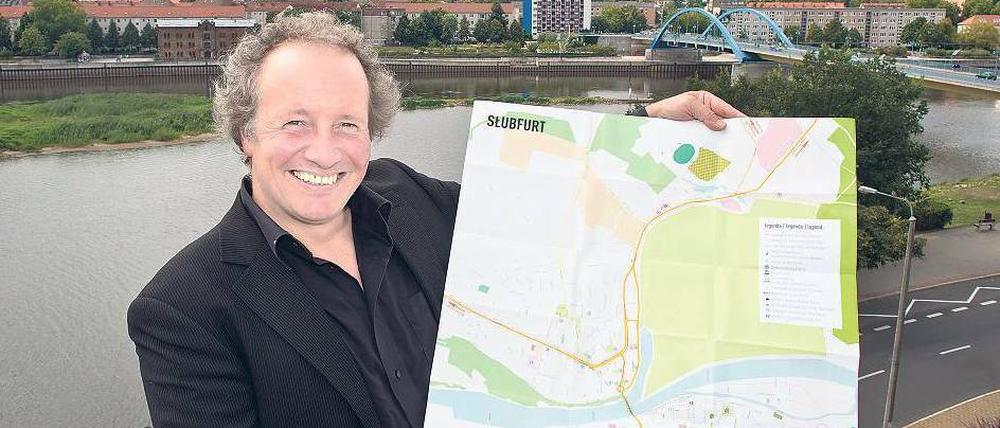 Willkommen in Slubfurt. Michael Kurzwelly leitet das Kunstprojekt an der Oder. 