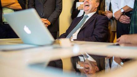 Gut Lachen: Peer Steinbrück (SPD) ist im Netz zuhause
