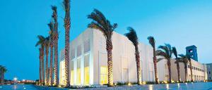 Palmenumstandene Campusgebäude in El Gouna.