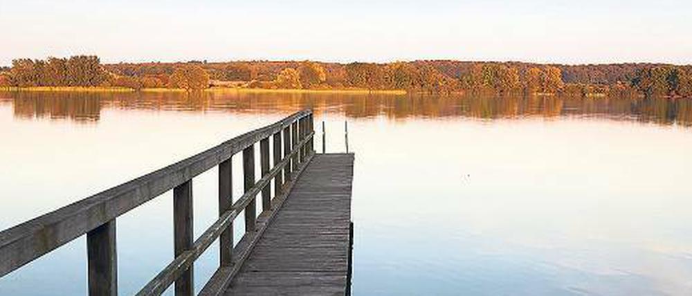 Hüben Mecklenburg, drüben Schleswig-Holstein. Die Grenze in der Mitte des Schaalsees war bis 1990 unüberwindbar.