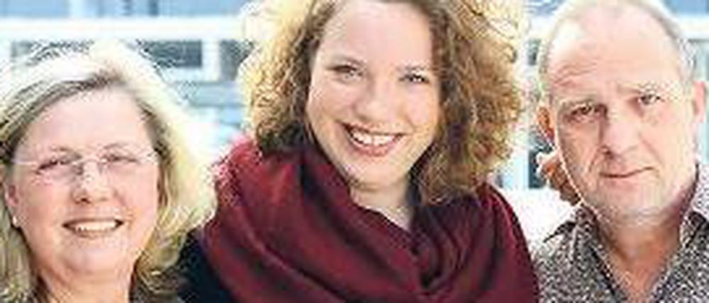 Dreh am Pannenflughafen: Außer Julia Jendroßek (M.) spielen Ramona Kunze-Libnow und Uwe Preuß.