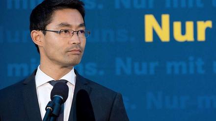 Nur mit der FDP über fünf Prozent am kommenden Sonntag kann die schwarz-gelbe Bundesregierung ihre Arbeit fortsetzen. FDP-Chef Philipp Rösler will sich dafür ein paar Stimmen bei der Union "leihen". 