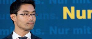 Nur mit der FDP über fünf Prozent am kommenden Sonntag kann die schwarz-gelbe Bundesregierung ihre Arbeit fortsetzen. FDP-Chef Philipp Rösler will sich dafür ein paar Stimmen bei der Union "leihen". 