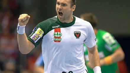 Sieg im Spitzenspiel! Nach dem 25:23-Erfolg in Magdeburg haben die Füchse nun 8:2 Punkte.