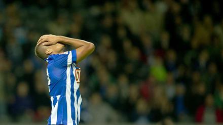 Am liebsten vergraben. Hertha BSC verlor am Freitagabend äußerst unglücklich gegen den VfB Stuttgart.