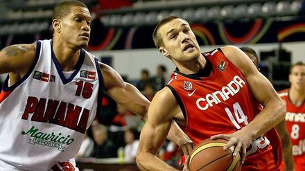 Levon Kendall (rechts) kann bei Alba als Power Forward und Center eingesetzt werden.