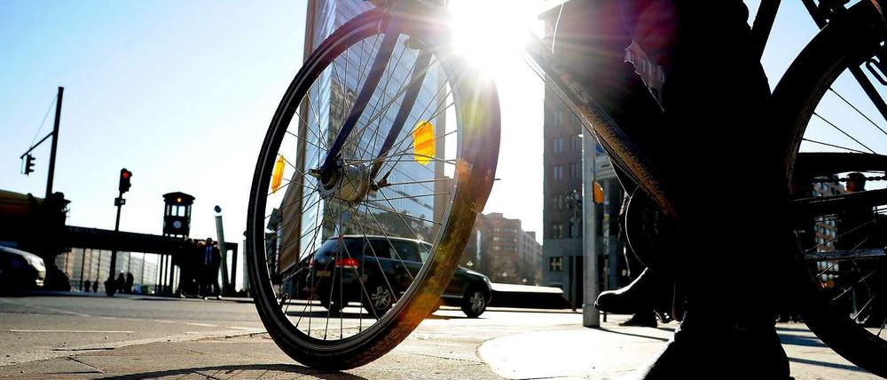 Berufspendler? Die gibt es nicht nur in Brandenburg. In Berlin radeln immer mehr zur Arbeit.