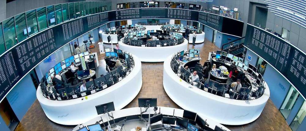 Aufregung an der Börse. Der Dax stieg am Montag auf ein neues Rekordhoch.