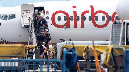 Flug mit Tücken. Gleich zwei Zwischenfälle gab es am Dienstag mit Air-Berlin-Maschinen. Foto: dpa