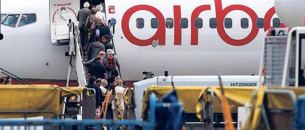 Flug mit Tücken. Gleich zwei Zwischenfälle gab es am Dienstag mit Air-Berlin-Maschinen. Foto: dpa