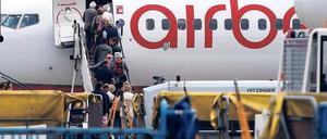 Flug mit Tücken. Gleich zwei Zwischenfälle gab es am Dienstag mit Air-Berlin-Maschinen. Foto: dpa