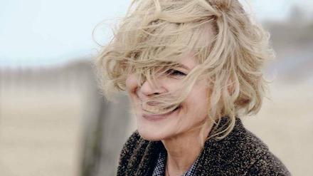 Altenteil? Ach was! Fanny Ardant spielt eine Zahnärztin, die sich in einen jungen Lehrer verliebt.