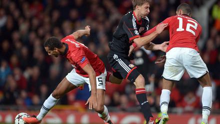 Stauboden. Stefan Kiessling ist von der Manchester United Innenverteidigung frustriert. 