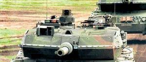 Begehrter Panzer: Der Leopard hätte alle Chancen, zum Exportschlager zu werden. Das findet nicht nur die Opposition nicht gut. Foto: picture alliance-dpa
