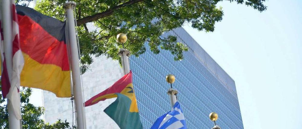 Fahnen vor der UN-Zentrale in New York