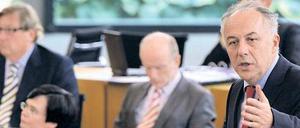 Ansprüche. Als Ministerpräsidentin Lieberknecht (links) ihren Sprecher versorgen wollte, wurde Matthias Machnig (rechts) heftig. Jetzt hat auch er ein Problem. 