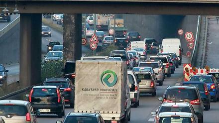 In Deutschlands Großstädten gehören Staus zum Alltag.