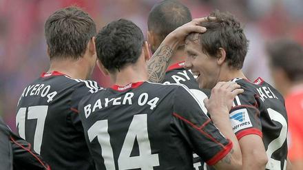 Whatever werks: Die Leverkusener Werkself führt in Mainz 3:0 zur Halbzeit. Robbie Kruse (r.) traf zweimal.