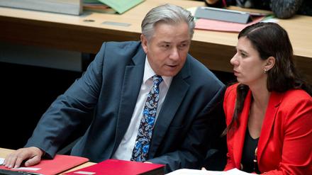 Wo gibt's denn diesmal Ärger? Schulsenatorin Scheeres steht unter Druck.