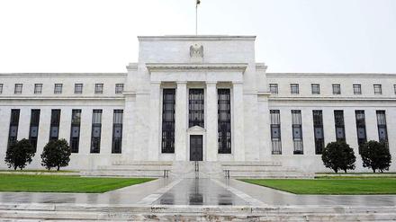 Die US-Notenbank in Washington, USA. Ein Kurswechsel bleibt vorerst aus: Die US-Notenbank wird auch weiterhin ihre milliardenschweren Anleihekäufe fortsetzen.